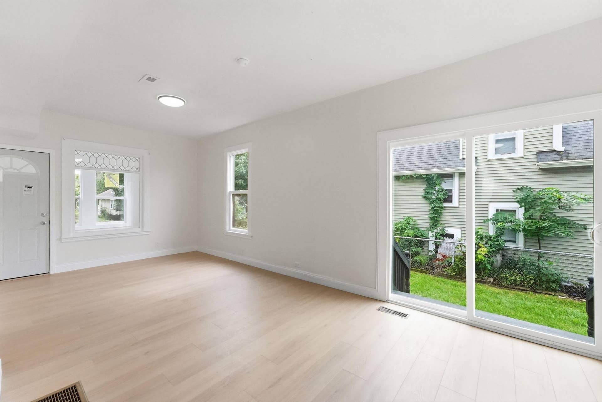 3343 Colfax Avenue N, 52, Minneapolis, MN 55412 20-web-or-mls-DSC05931.jpeg