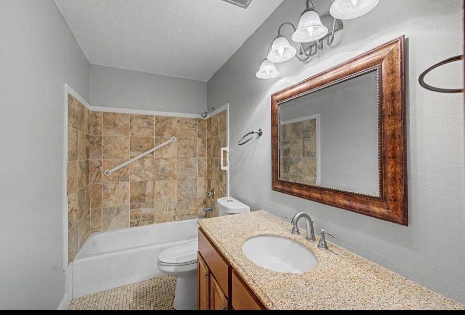 2281 Pond Avenue, Maplewood, MN 55119 IMG_9468.jpeg