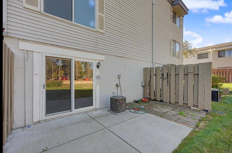 2281 Pond Avenue, Maplewood, MN 55119 IMG_9472.jpeg