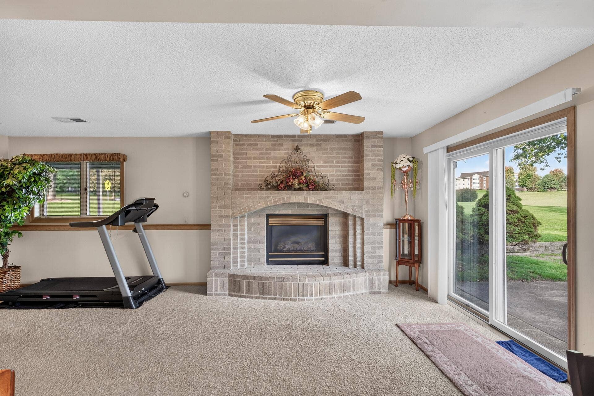1608 Tierney Drive, Hastings, MN 55033 1608 Tierney Drive, Hastings, MN 55033
