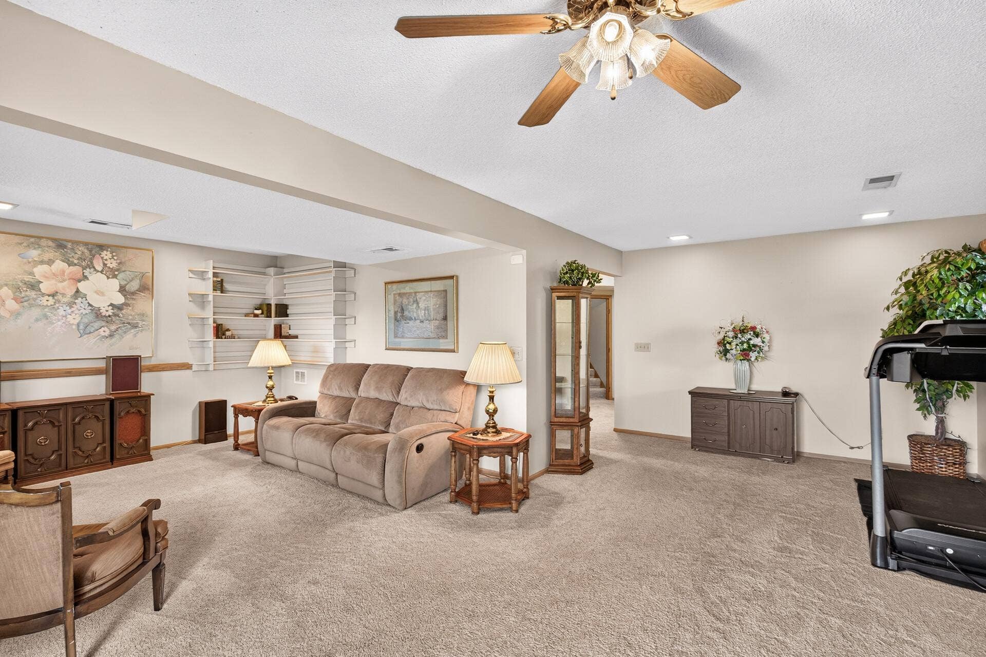 1608 Tierney Drive, Hastings, MN 55033 1608 Tierney Drive, Hastings, MN 55033