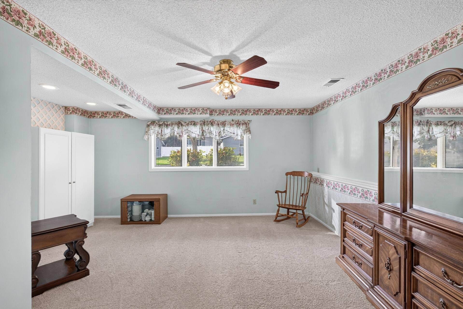 1608 Tierney Drive, Hastings, MN 55033 1608 Tierney Drive, Hastings, MN 55033