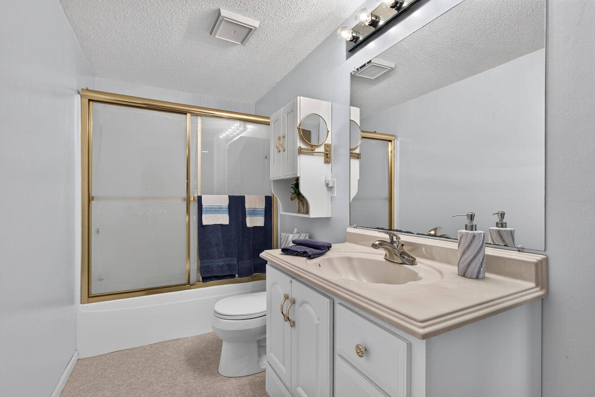 1608 Tierney Drive, Hastings, MN 55033 1608 Tierney Drive, Hastings, MN 55033
