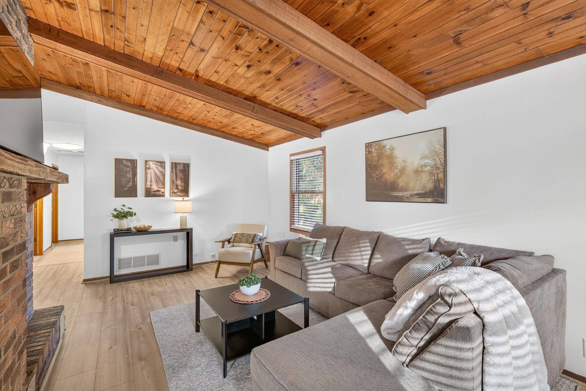 1938 Edgerton Street, Maplewood, MN 55117 1938 Edgerton Street, Maplewood, MN 55117