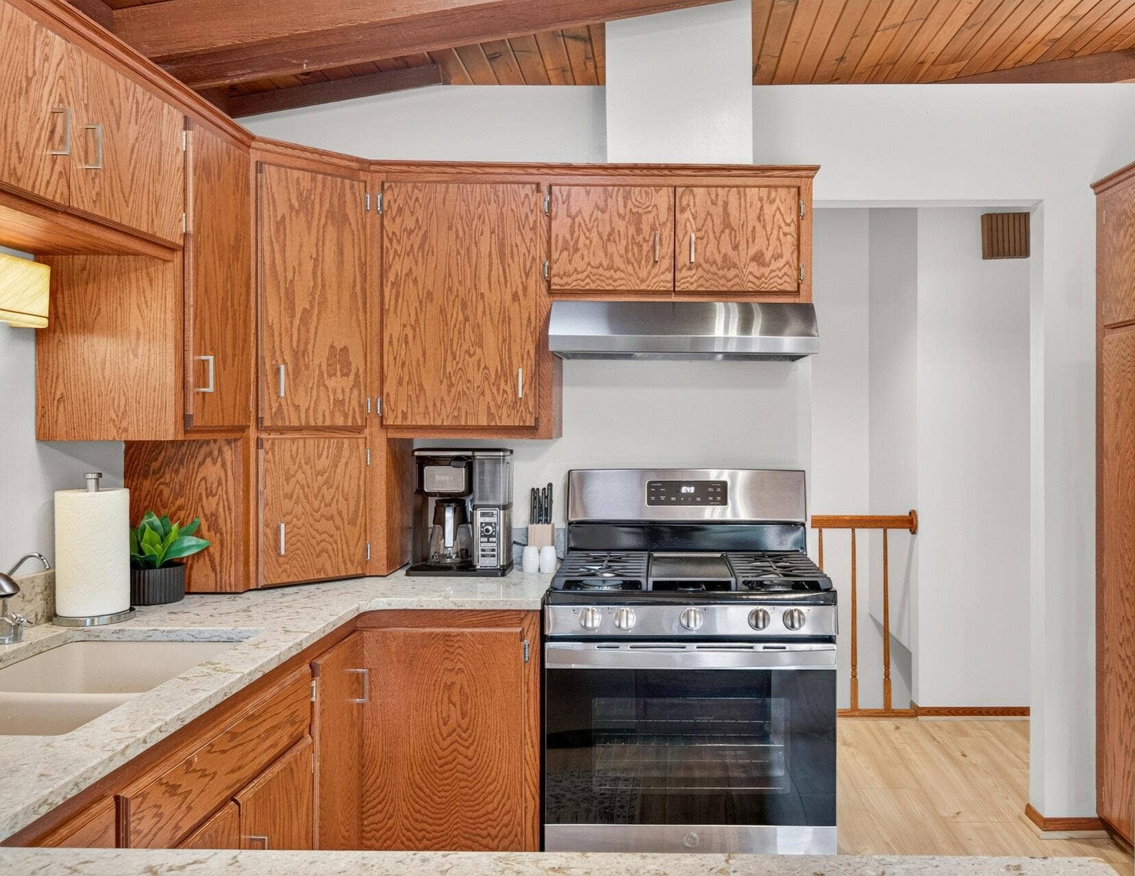 1938 Edgerton Street, Maplewood, MN 55117 1938 Edgerton Street, Maplewood, MN 55117