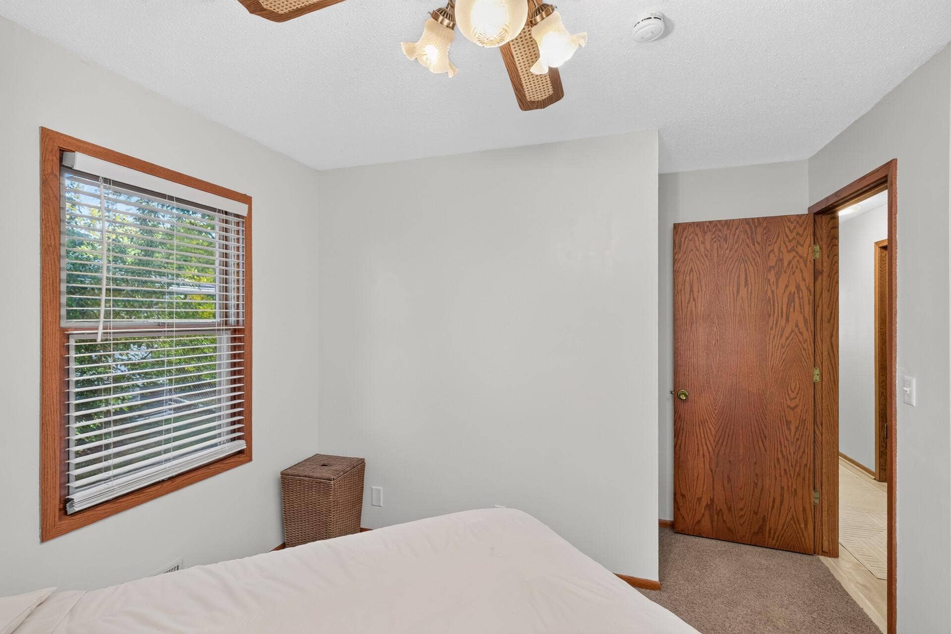 1938 Edgerton Street, Maplewood, MN 55117 1938 Edgerton Street, Maplewood, MN 55117