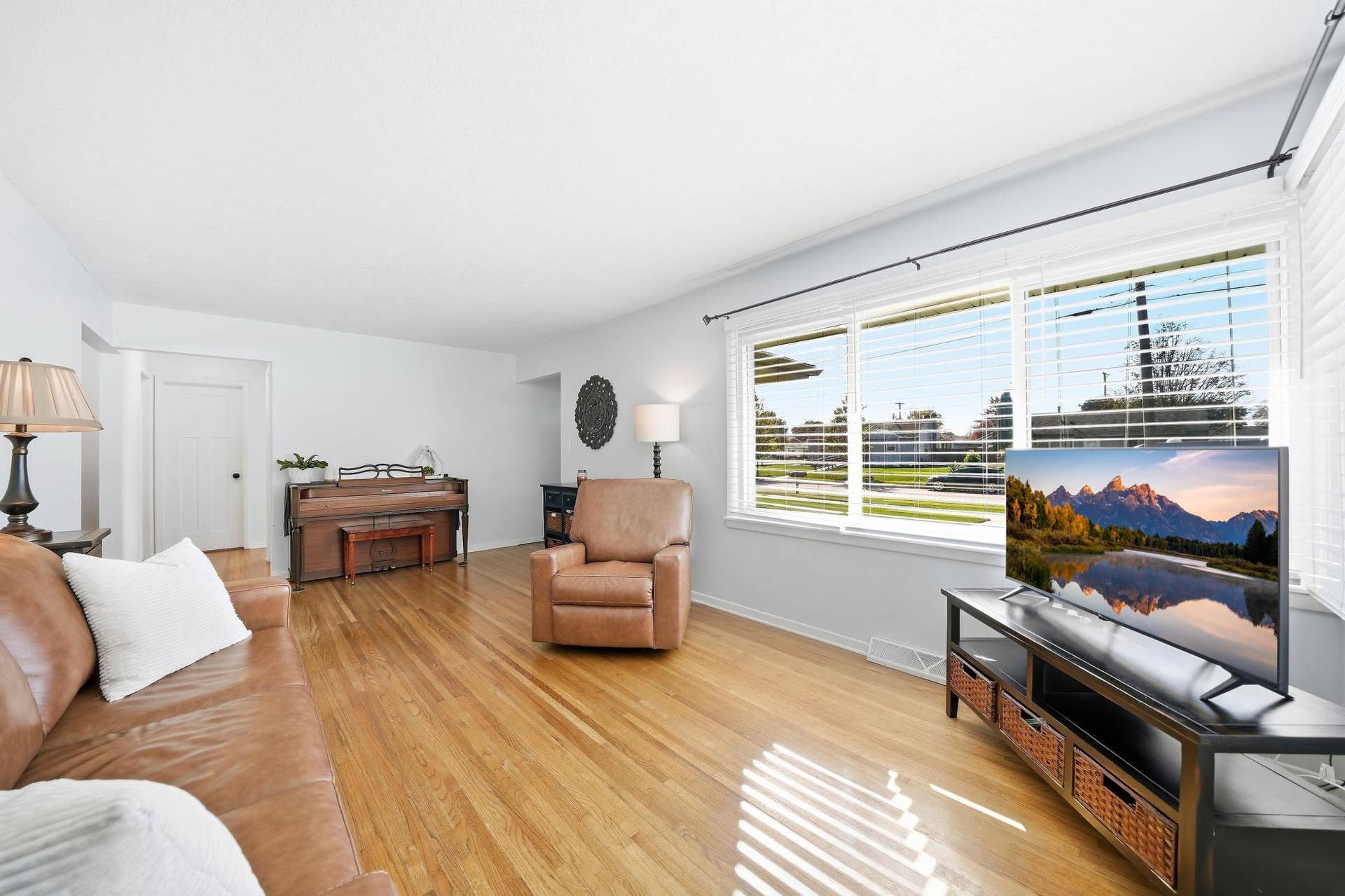 1108 Hoffman Street W, Cannon Falls, MN 55009 5-print-Tvs_1108_Hoffman_St_W_003.jpg