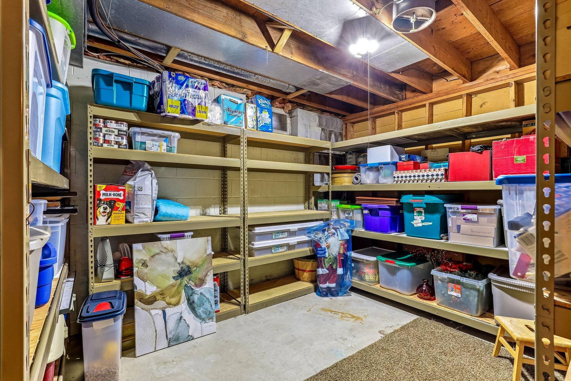 1401 Omaha Avenue N, Stillwater, MN 55082 More storage!
