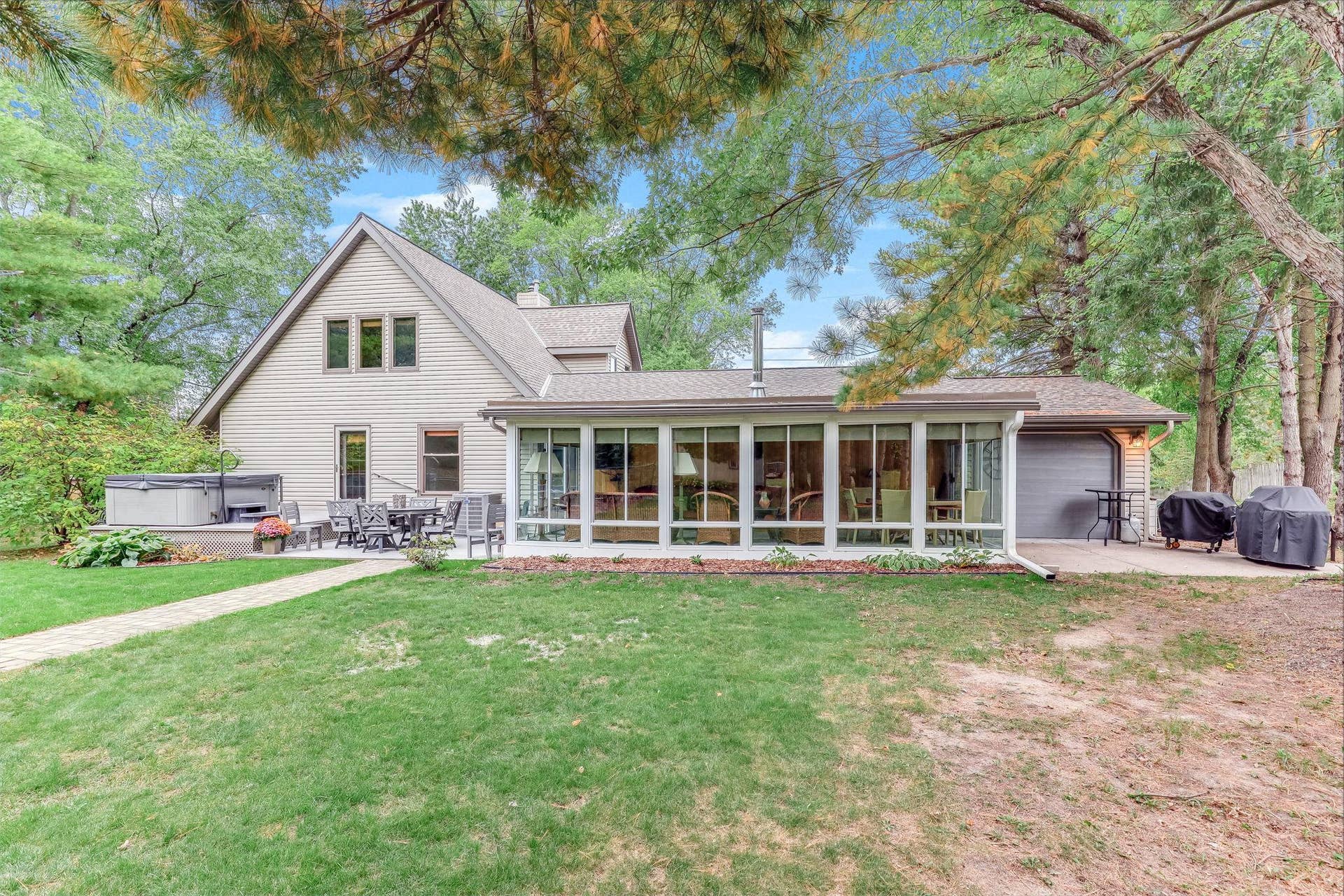 1401 Omaha Avenue N, Stillwater, MN 55082 56-web-or-mls-1401-Omaha-Ave-56.jpg