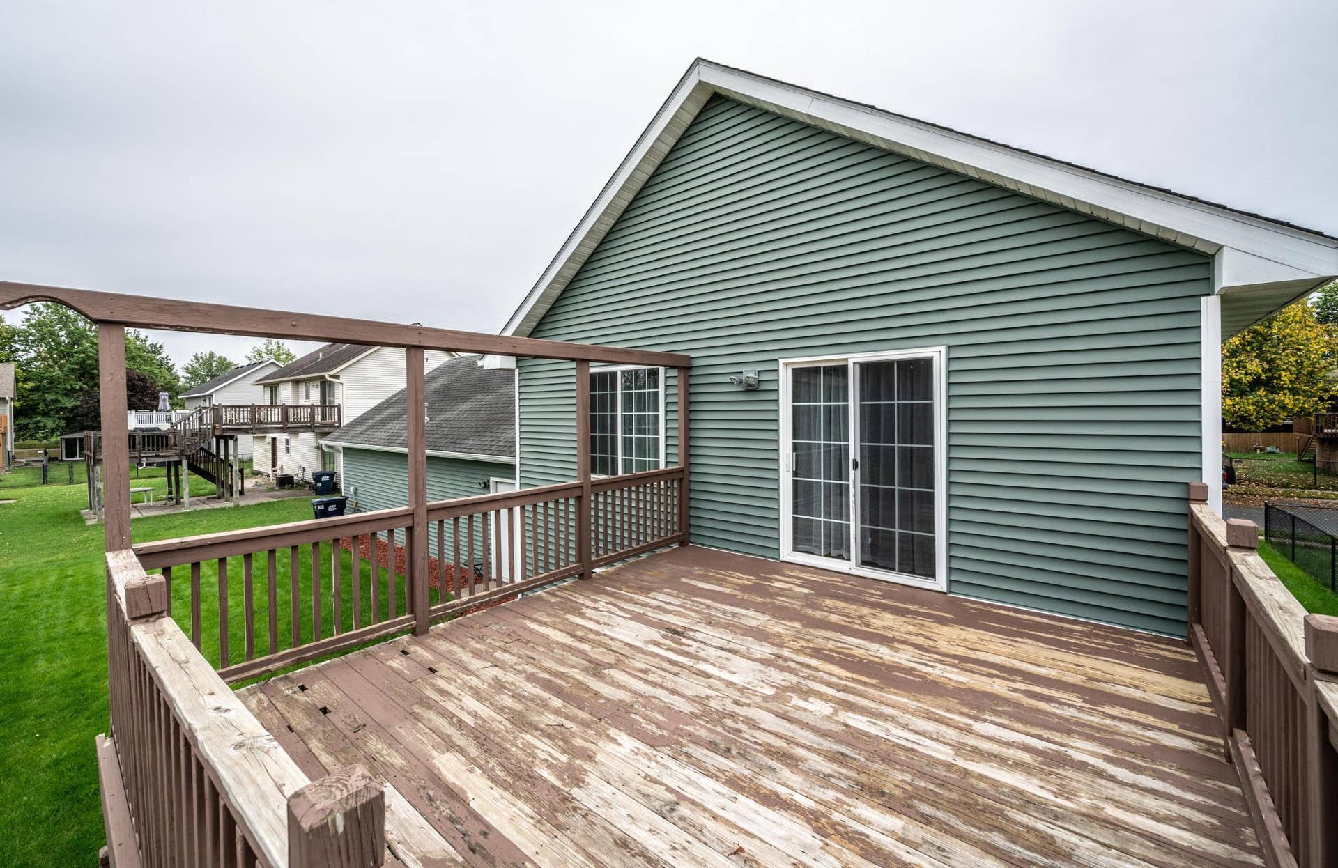 1107 Walnut Street, Farmington, MN 55024 009-016-Deck-4200x2727.jpg