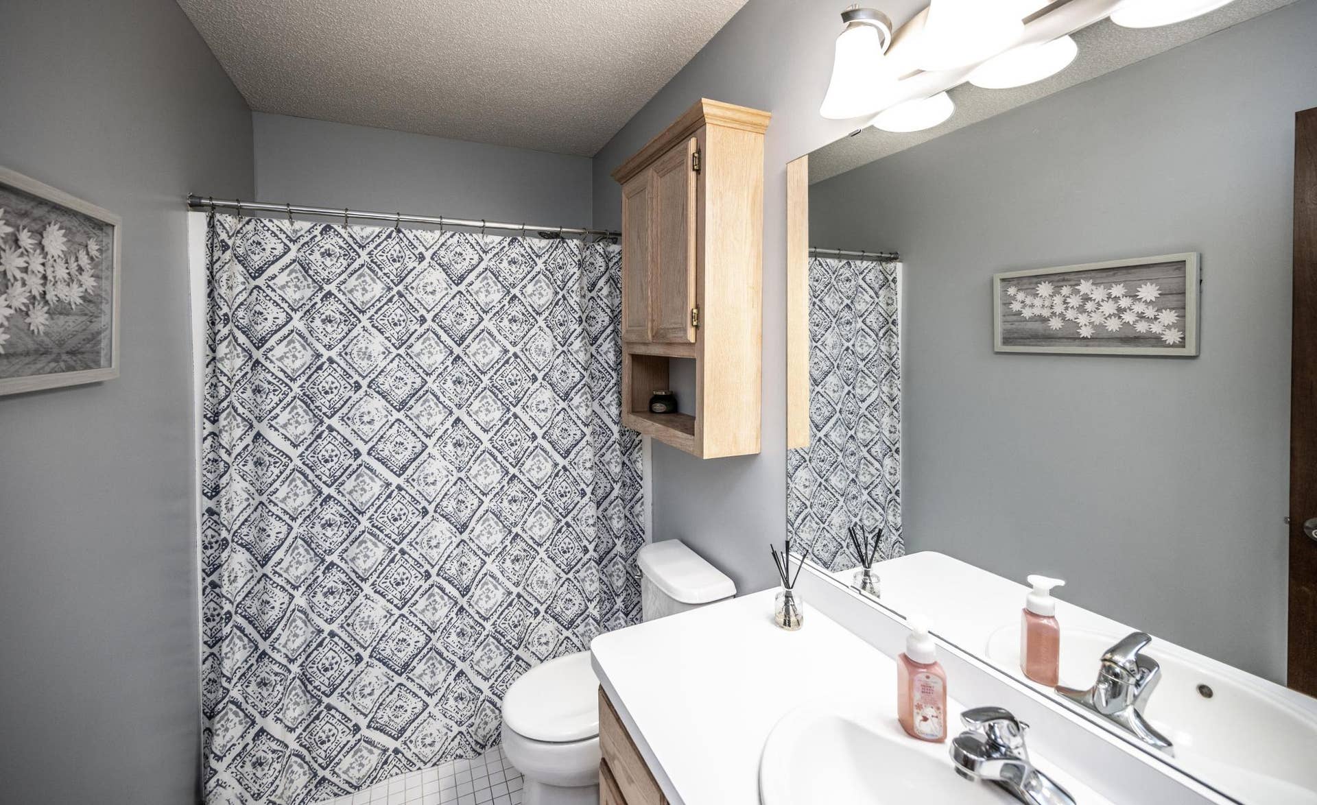 1107 Walnut Street, Farmington, MN 55024 024-030-Bathroom-4200x2571.jpg