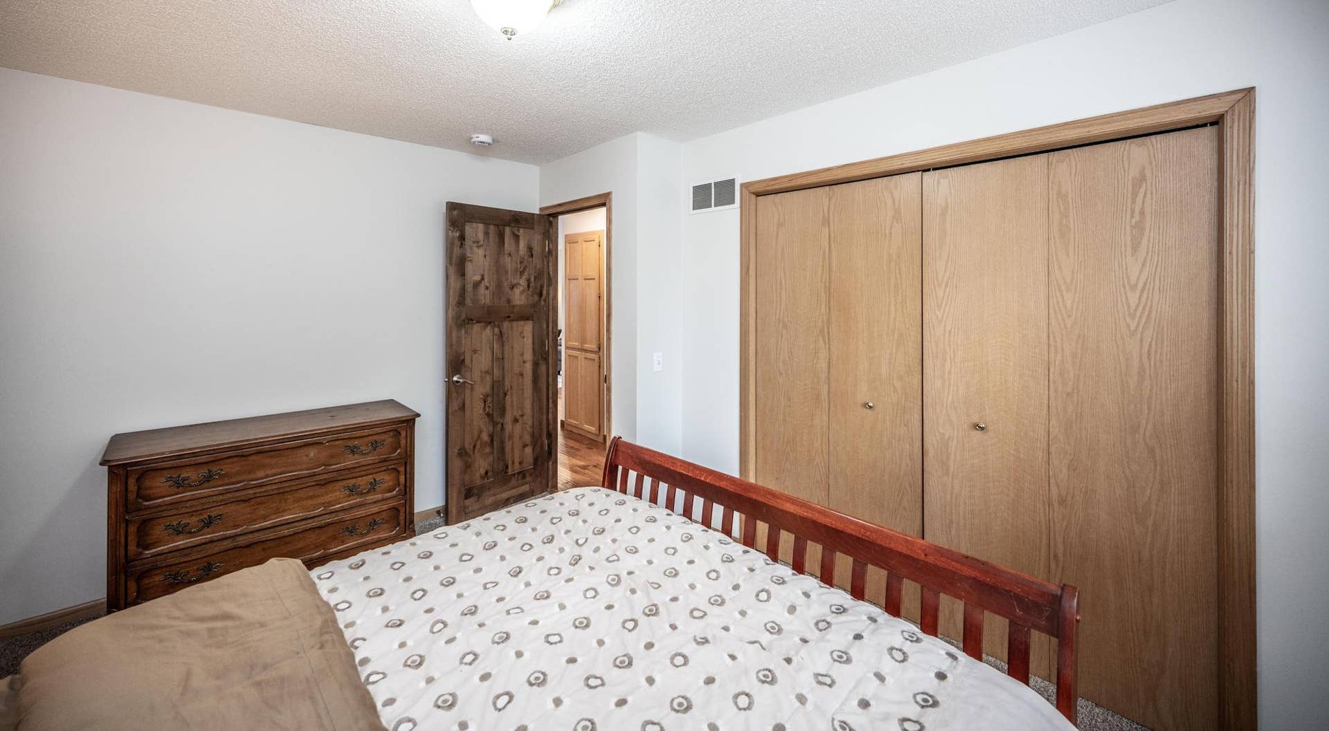 1107 Walnut Street, Farmington, MN 55024 026-037-Bedroom 3-4200x2314.jpg