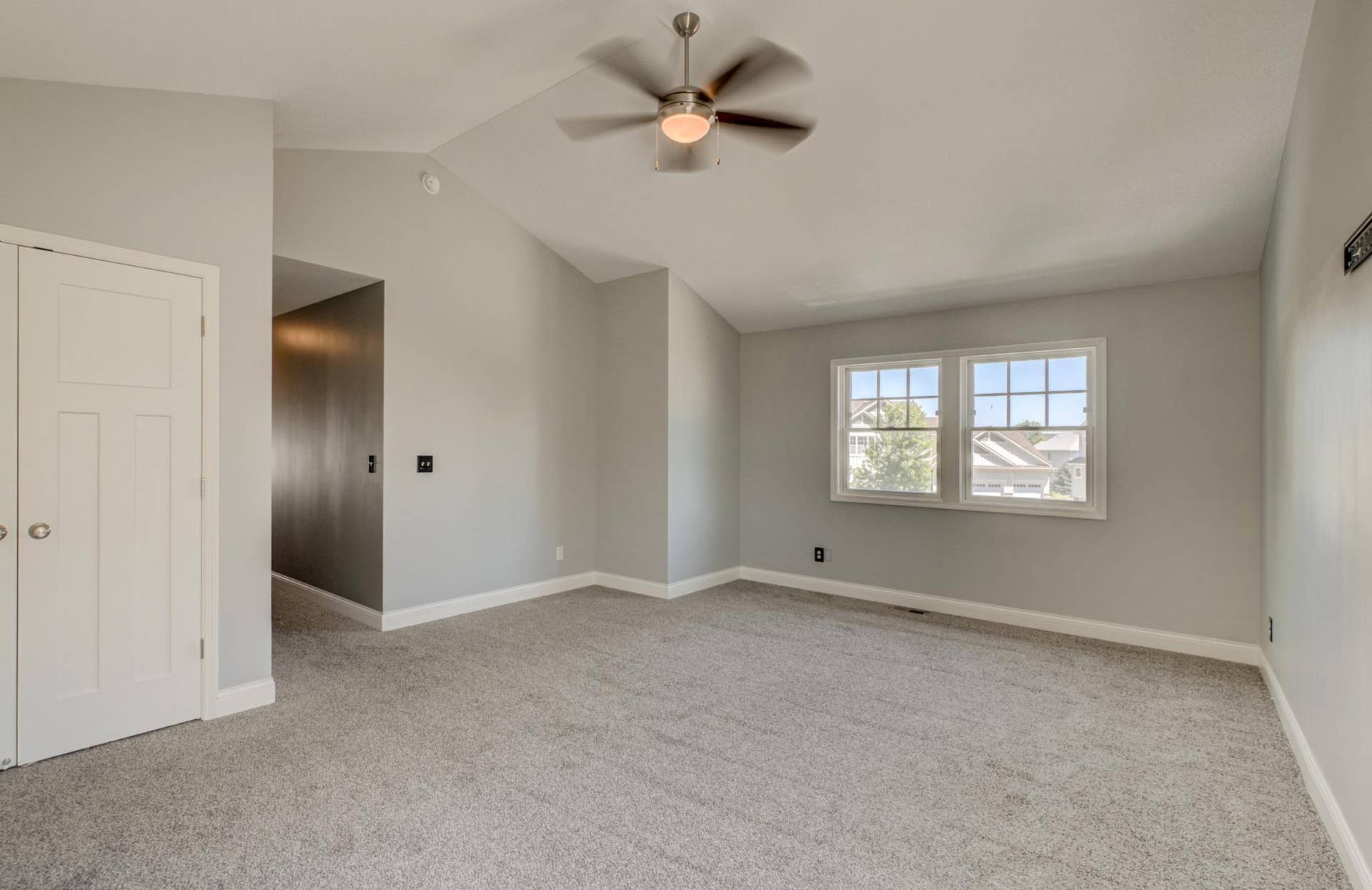 5204 Porchlight Bay, Woodbury, MN 55129