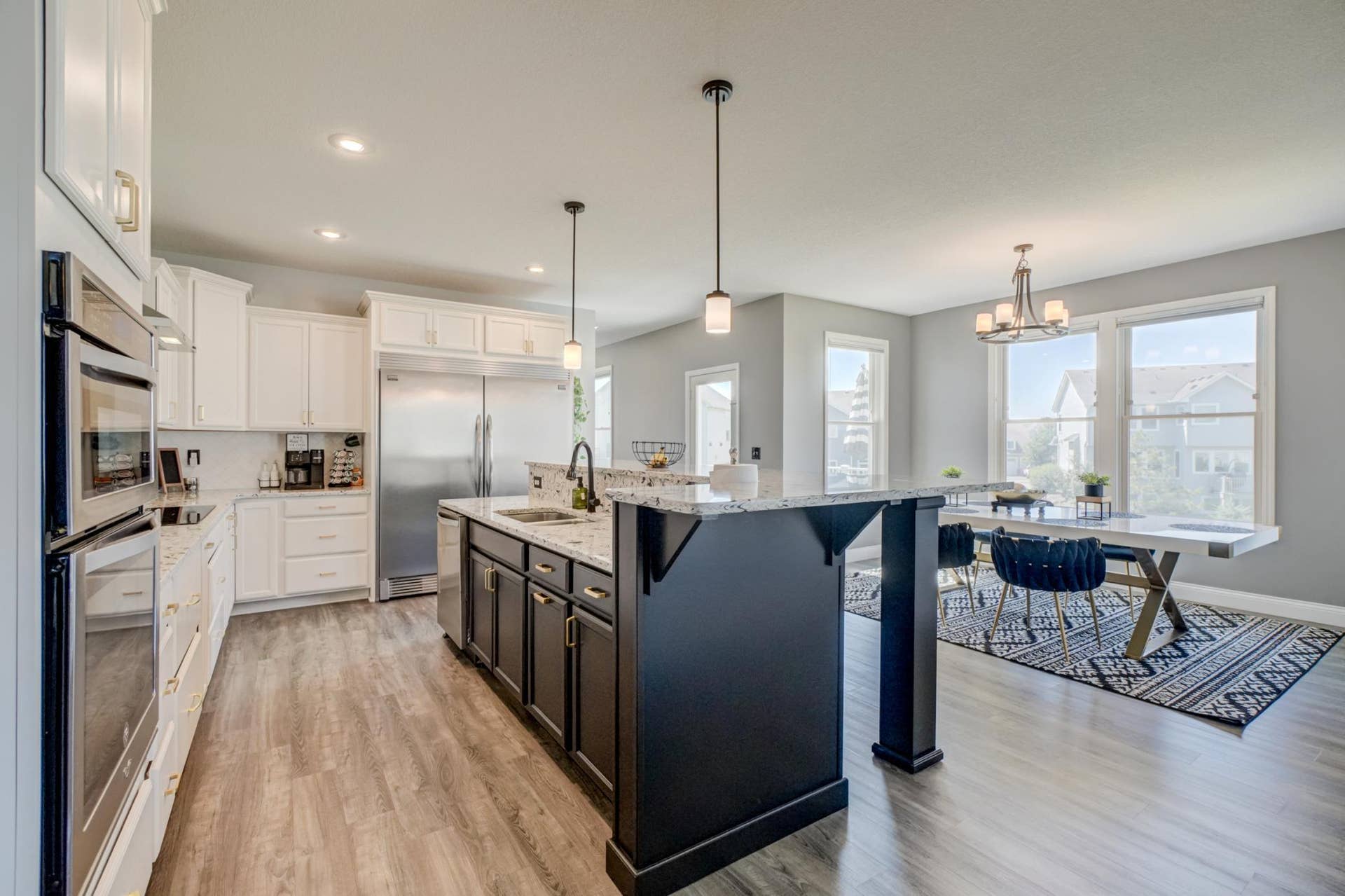 5204 Porchlight Bay, Woodbury, MN 55129