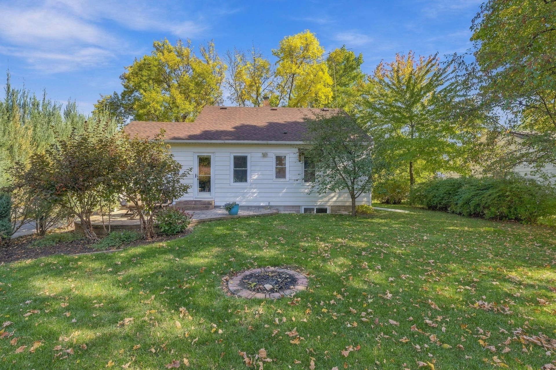 611 Central Avenue, Buffalo, MN 55313 Beautiful back yard includes a firepit