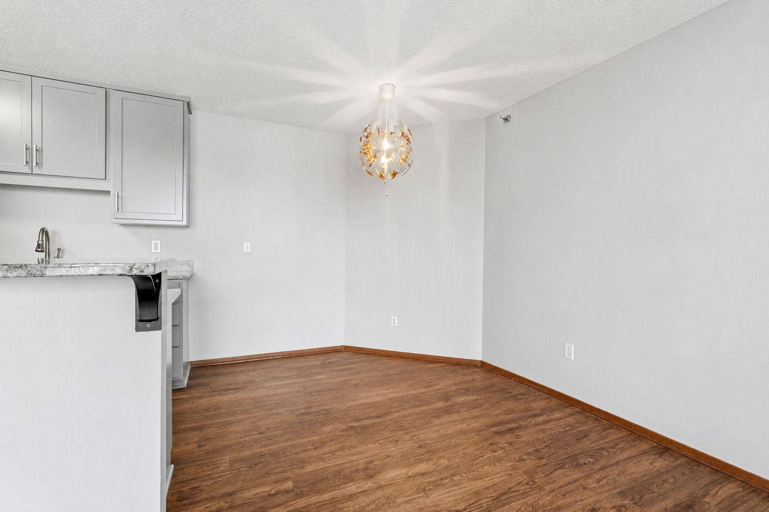 433 S 7th Street, #2113, 19, Minneapolis, MN 55415 433 S 7th Street, #2113, 19, Minneapolis, MN 55415
