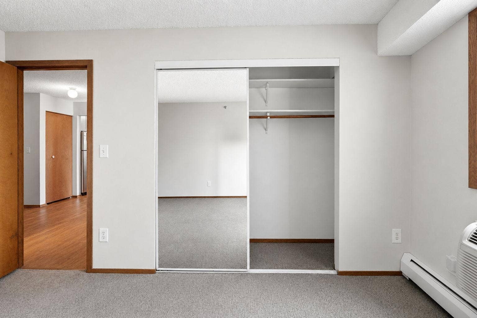 433 S 7th Street, #2113, 19, Minneapolis, MN 55415 433 S 7th Street, #2113, 19, Minneapolis, MN 55415