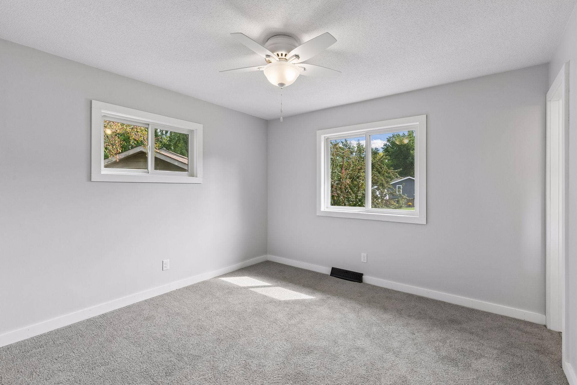 20375 Hughes Avenue W, Lakeville, MN 55044 Photo-019 (7).jpg