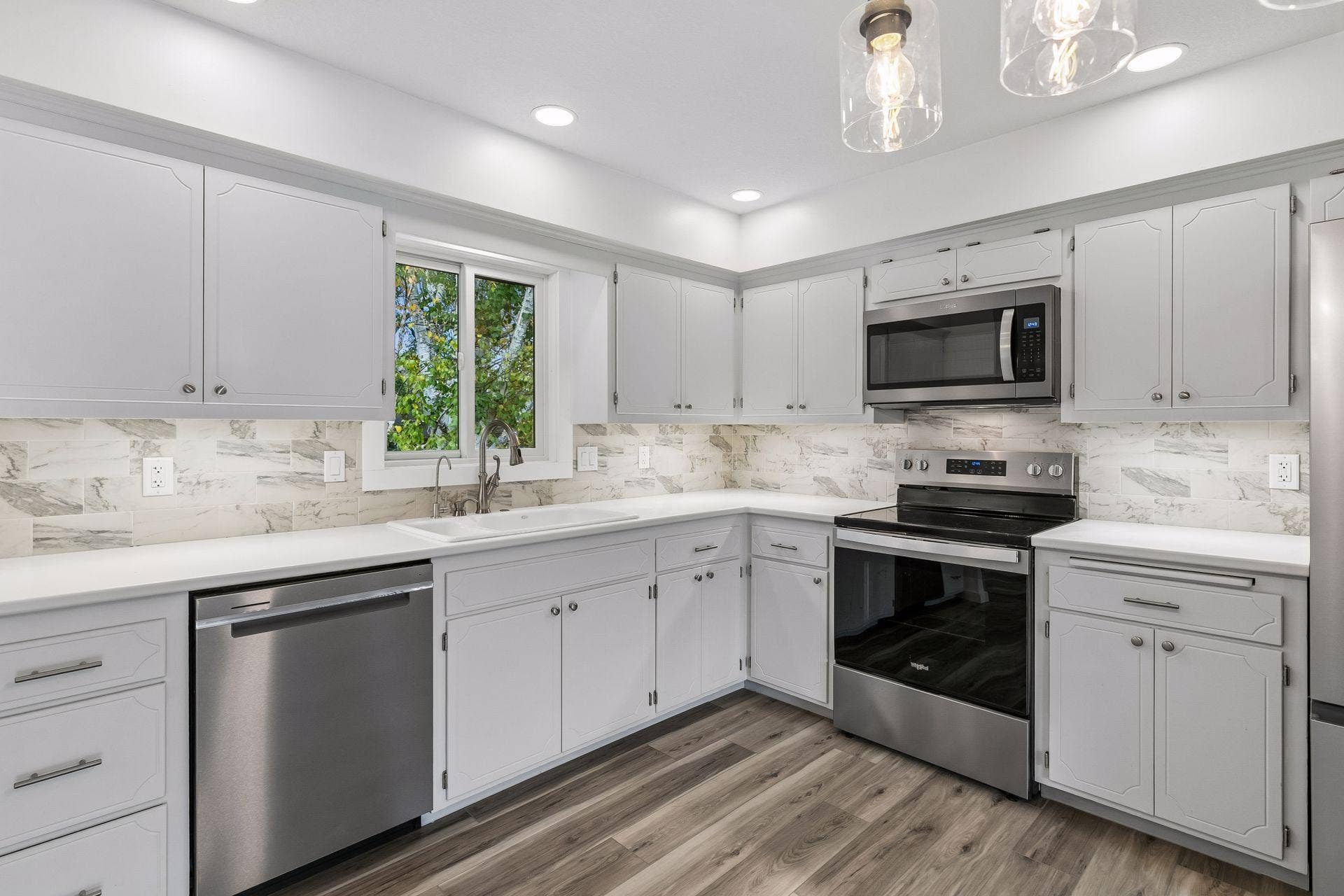 20375 Hughes Avenue W, Lakeville, MN 55044 All updated appliances