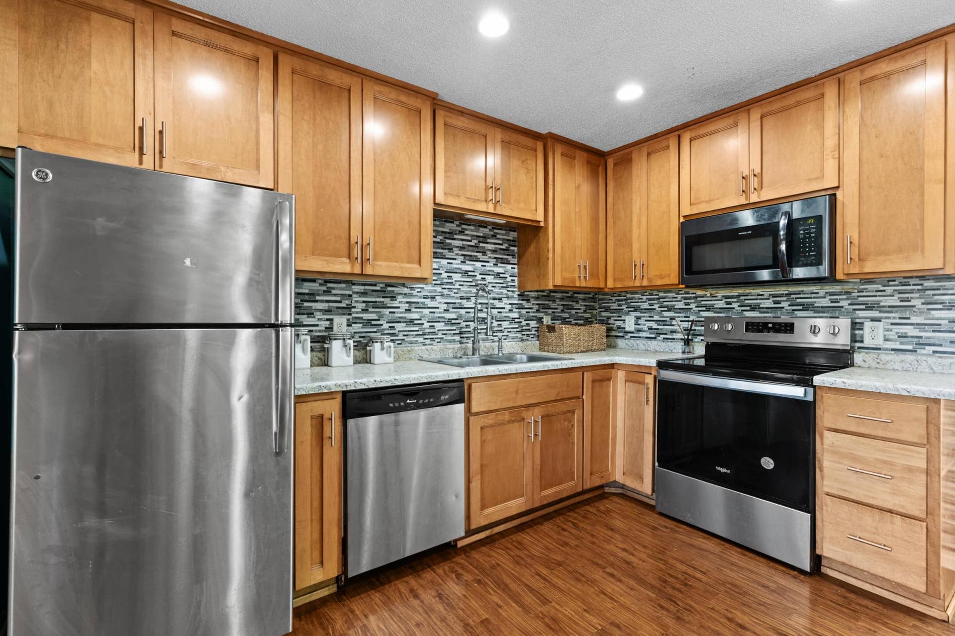 7515 Brunswick Avenue N, Brooklyn Park, MN 55443 6_a13a1628.jpg