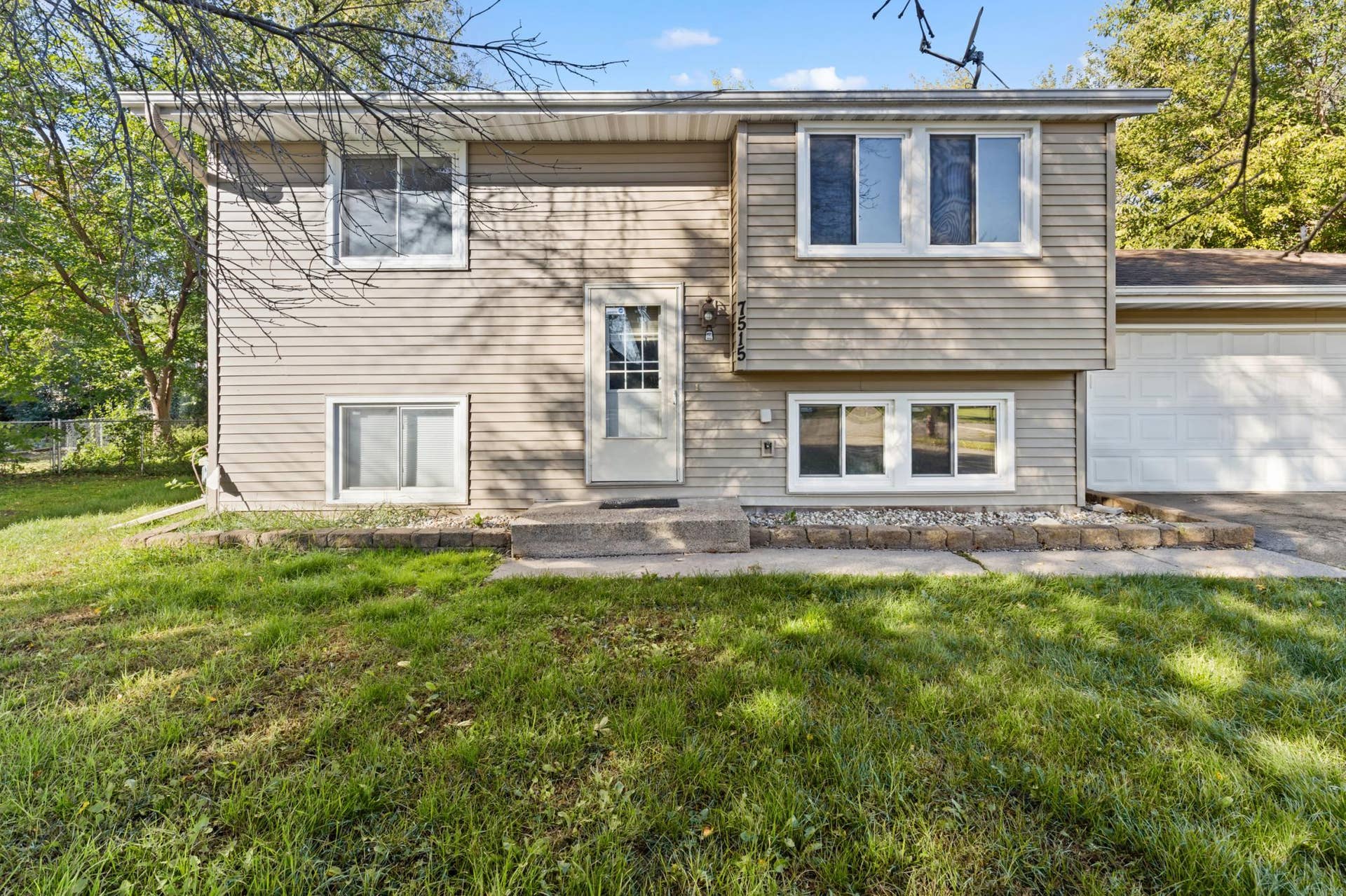 7515 Brunswick Avenue N, Brooklyn Park, MN 55443 3_a13a1598.jpg