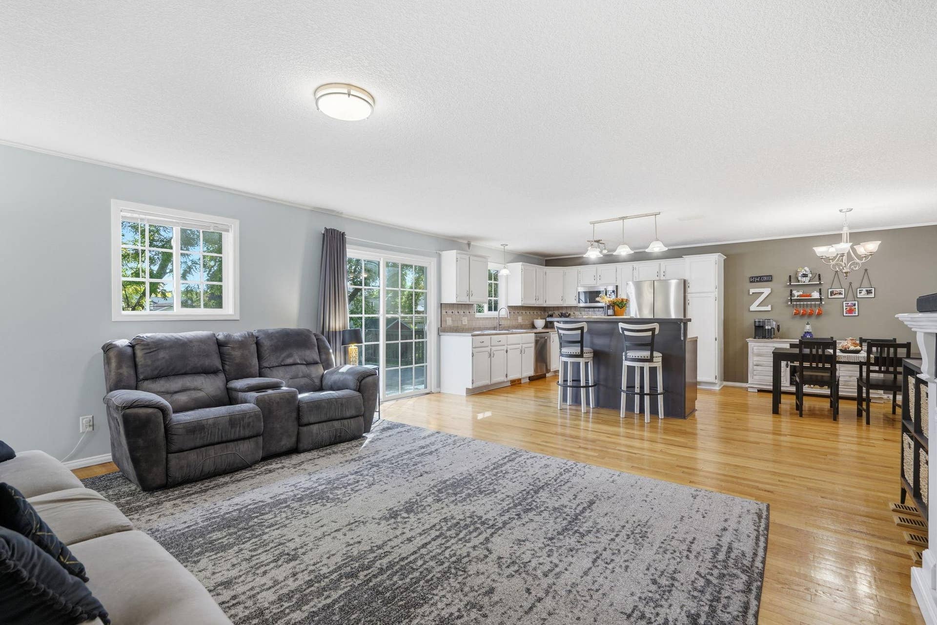 6-web-or-mls-6-6236 Orleans Ln N.jpg