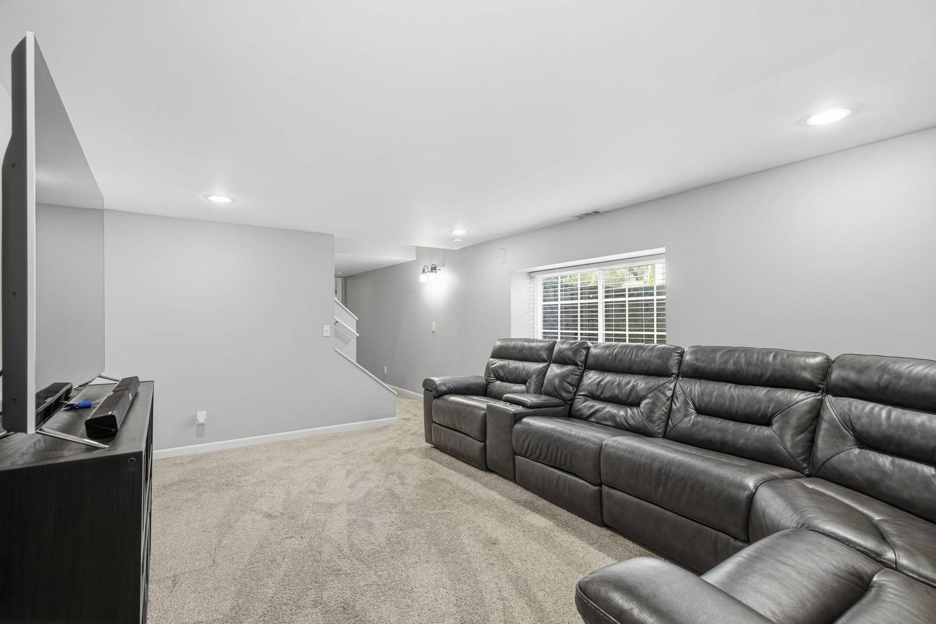 27-web-or-mls-27-6236 Orleans Ln N.jpg