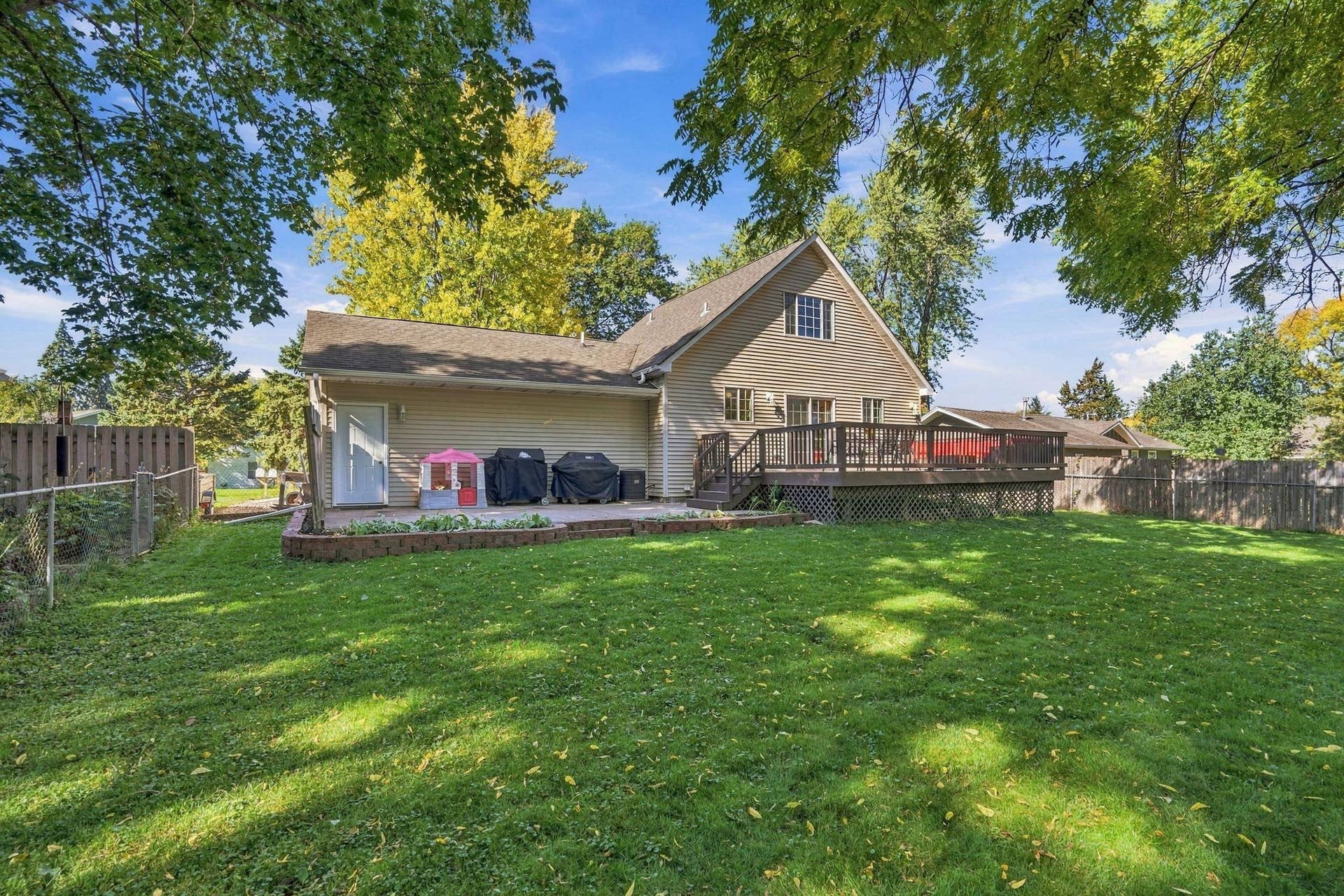 31-web-or-mls-31-6236 Orleans Ln N.jpg