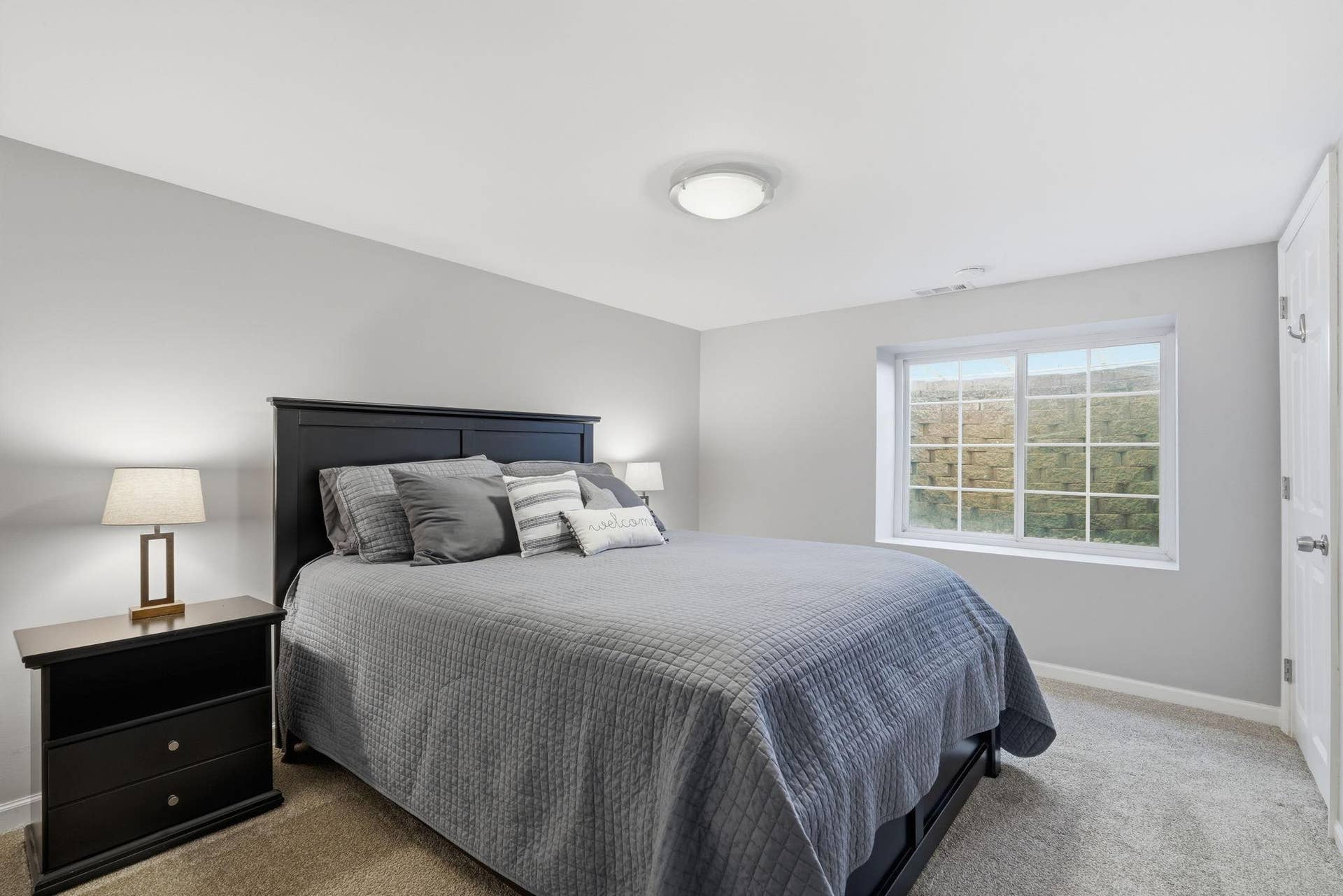 21-web-or-mls-21-6236 Orleans Ln N.jpg