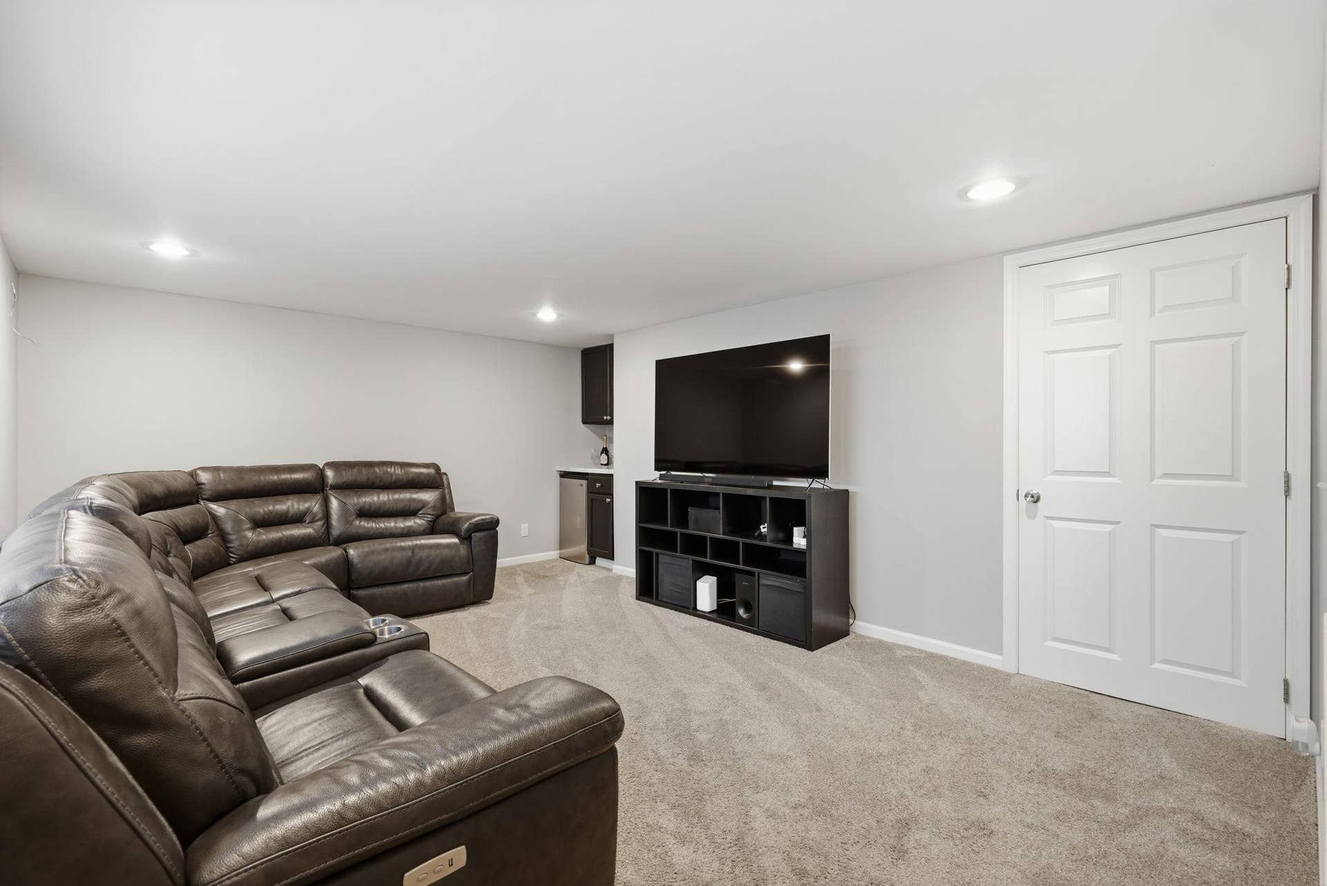 25-web-or-mls-25-6236 Orleans Ln N.jpg