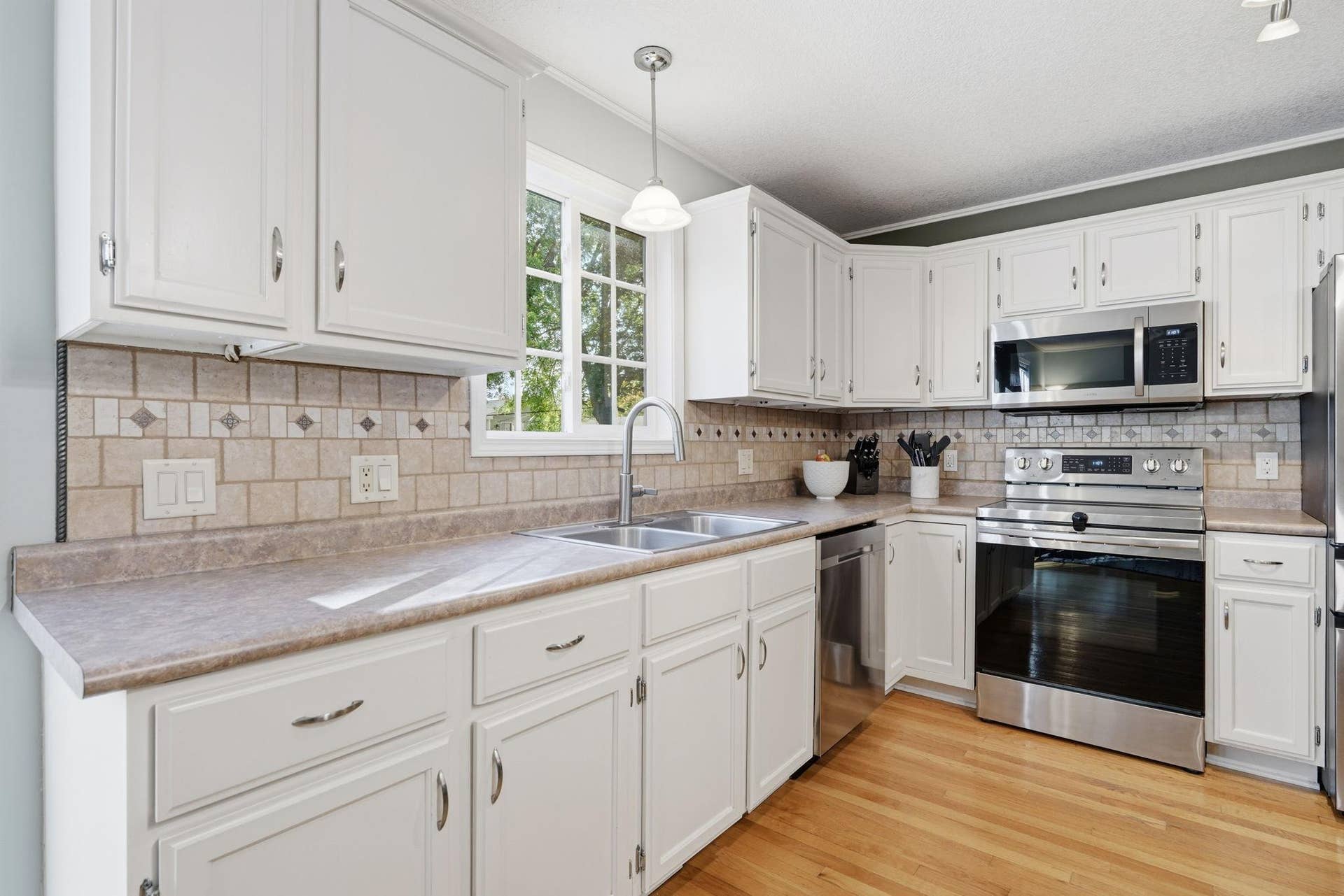 13-web-or-mls-13-6236 Orleans Ln N.jpg
