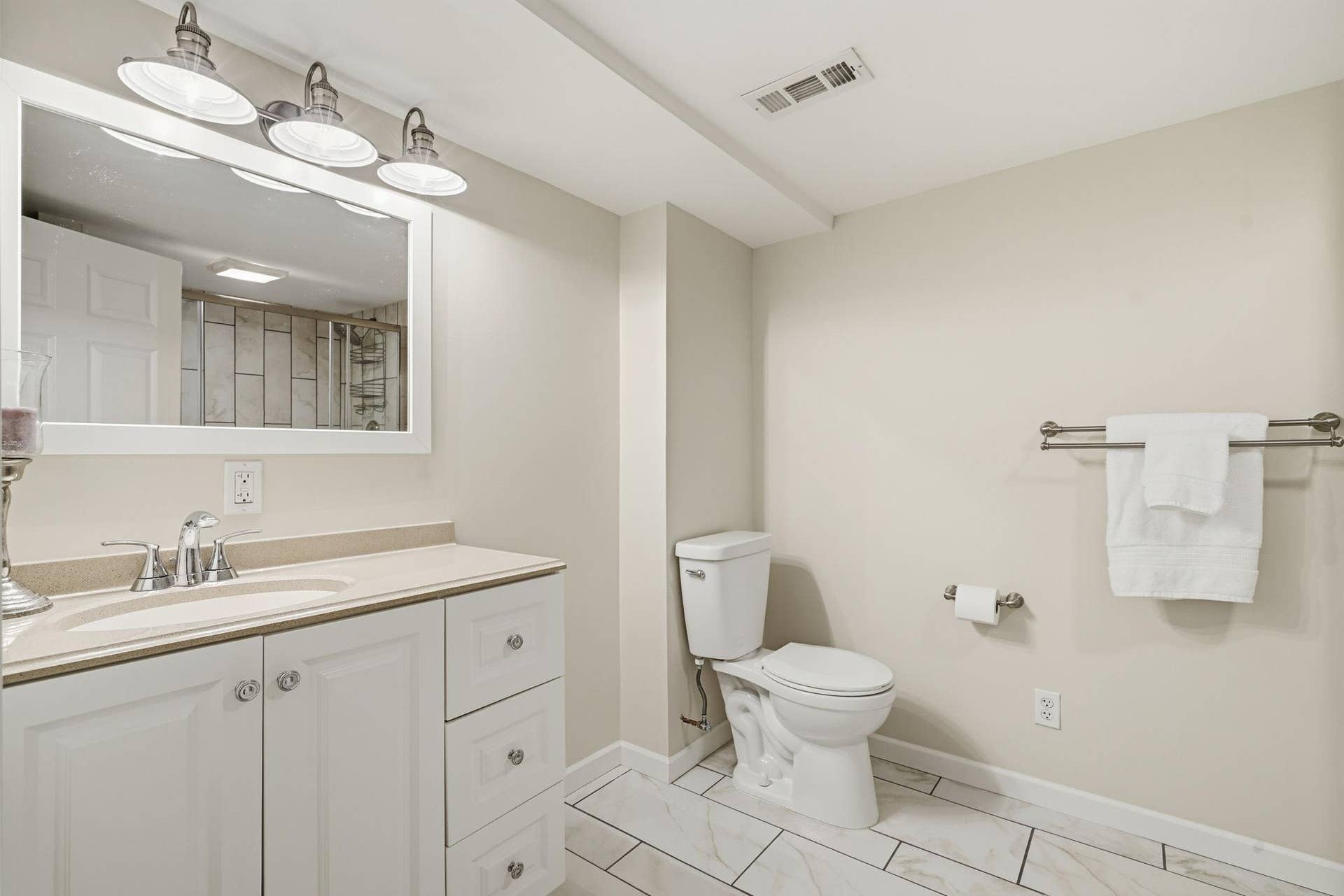 18-web-or-mls-18-6236 Orleans Ln N.jpg