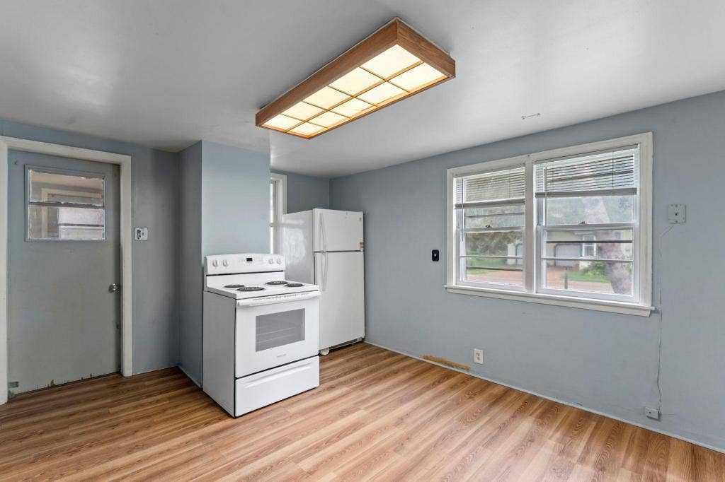 2174 8th Street, White Bear Lake, MN 55110 Main floor kitchen