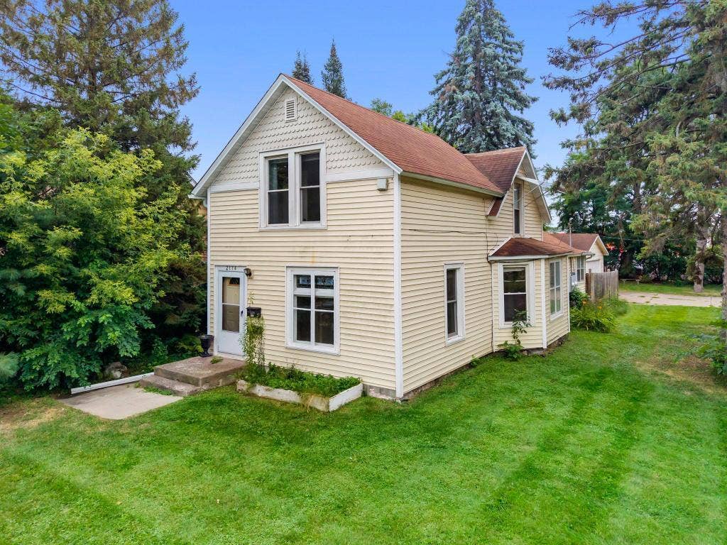 2174 8th Street, White Bear Lake, MN 55110 Welcome to 2174 8th St near downtown White Bear Lake. This up/down duplex is set on a corner lot in close proximity to all downtown has to offer and the lake!