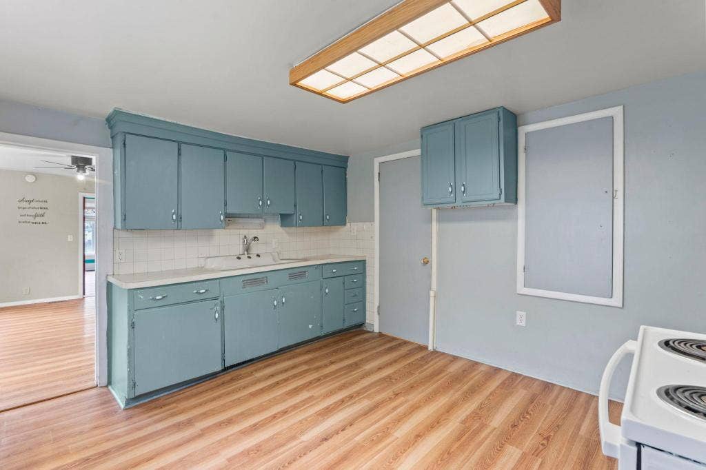 2174 8th Street, White Bear Lake, MN 55110 Main floor kitchen