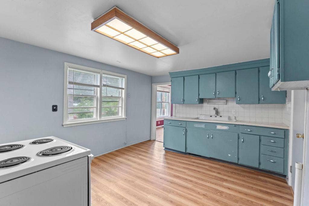 2174 8th Street, White Bear Lake, MN 55110 Main floor kitchen