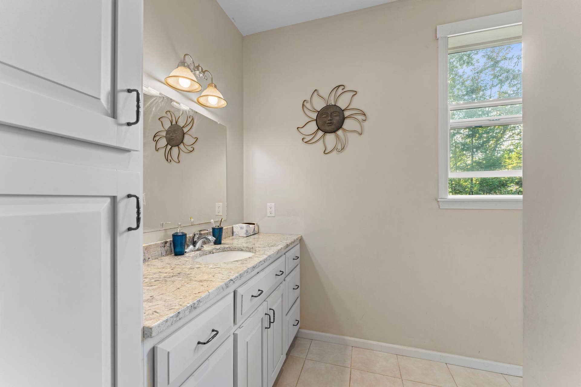 449 Roosevelt Drive, Dresser, WI 54009 Mainfloor full bath with Marble counters