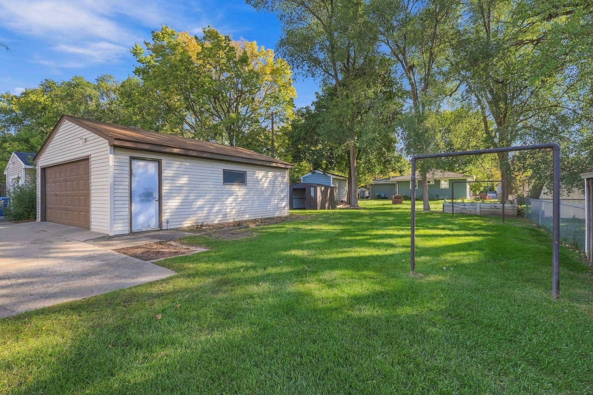9917 Pleasant Avenue S, Bloomington, MN 55420 Backyard