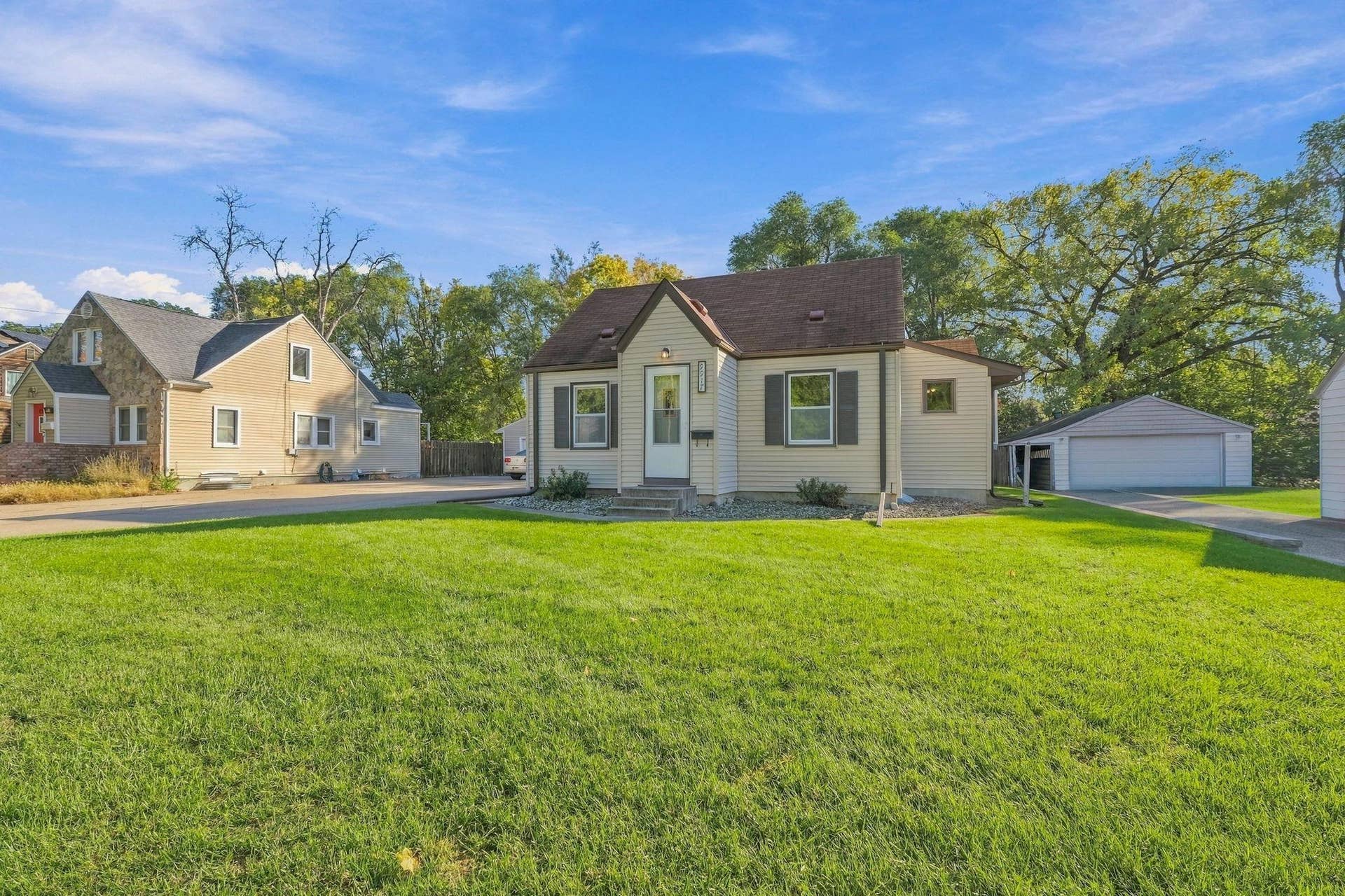 9917 Pleasant Avenue S, Bloomington, MN 55420 9917 Pleasant Avenue S, Bloomington, MN 55420