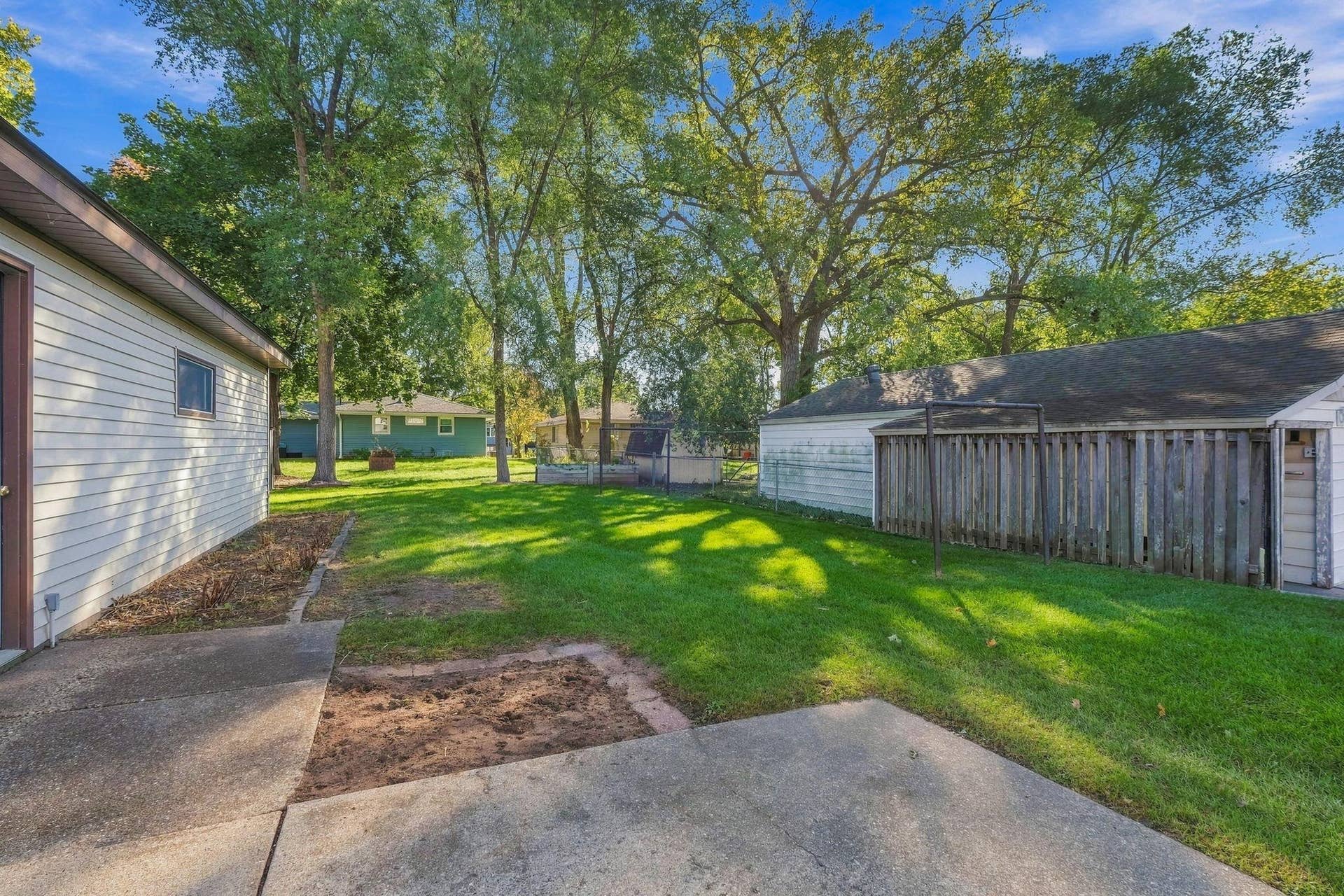 9917 Pleasant Avenue S, Bloomington, MN 55420 Backyard