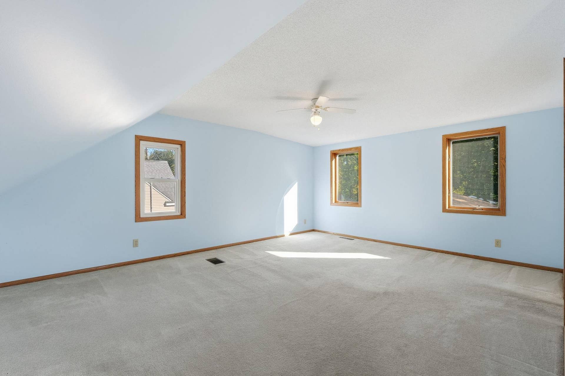 9917 Pleasant Avenue S, Bloomington, MN 55420 Large Primary Bedroom