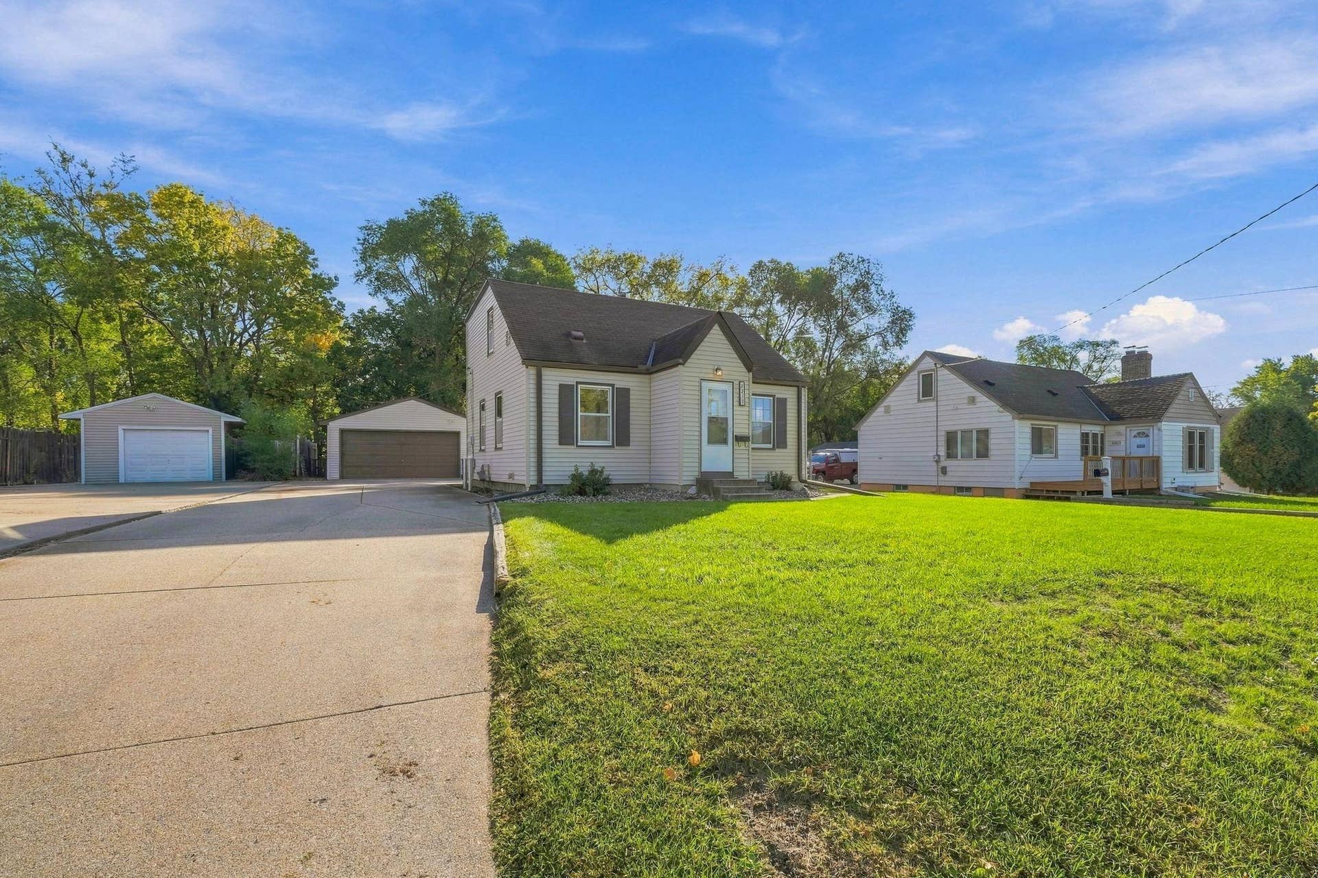 9917 Pleasant Avenue S, Bloomington, MN 55420 9917 Pleasant Avenue S, Bloomington, MN 55420
