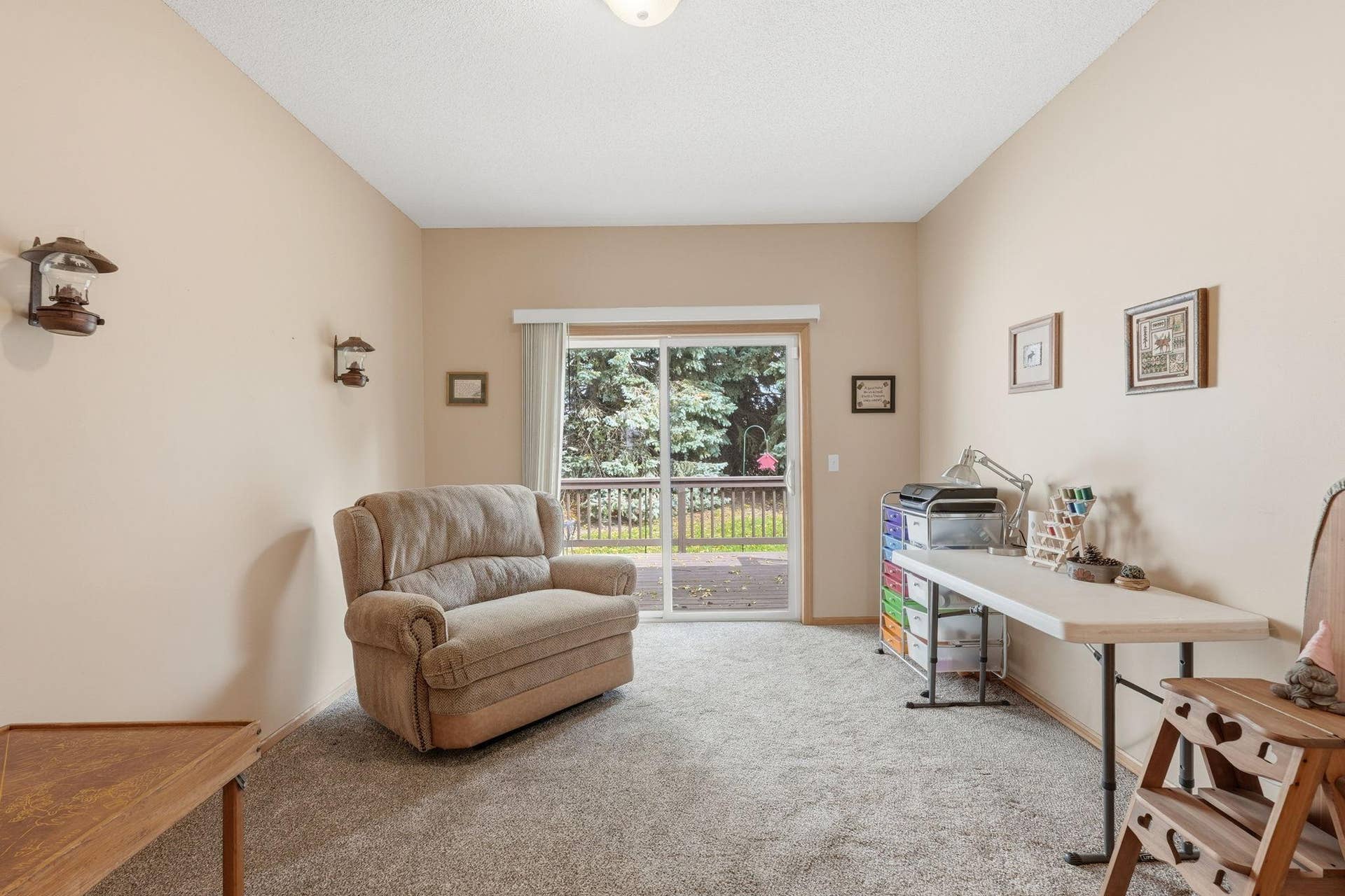 Den, second bedroom, craft room - make it your own.
