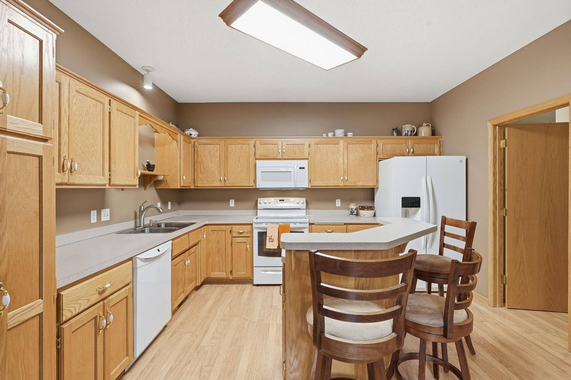 Wonderful storage with lots of cabinets