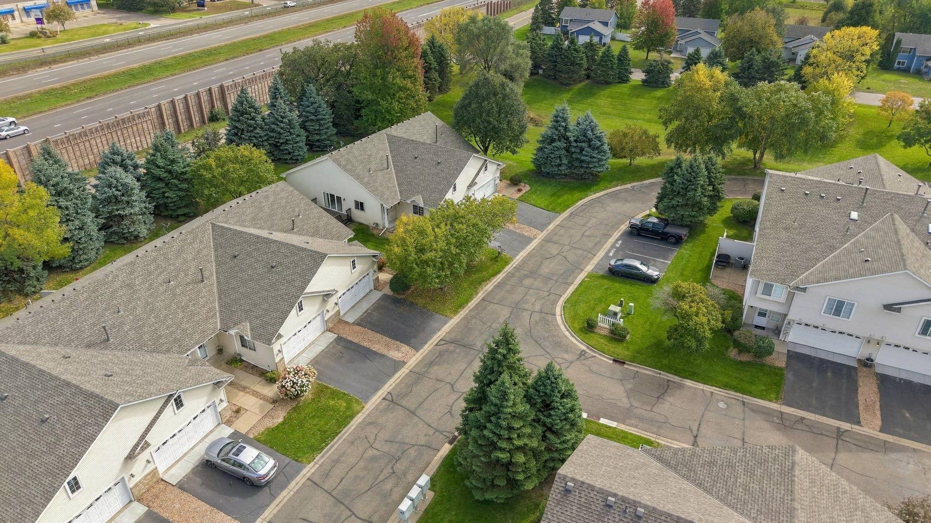 Well maintained town home association