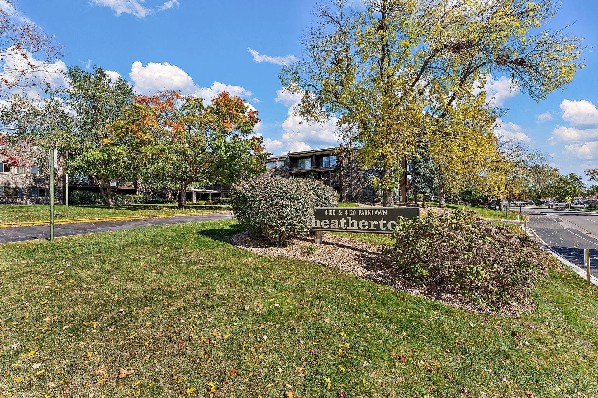4100 Parklawn Avenue, #318, Edina, MN 55435 4100 Parklawn