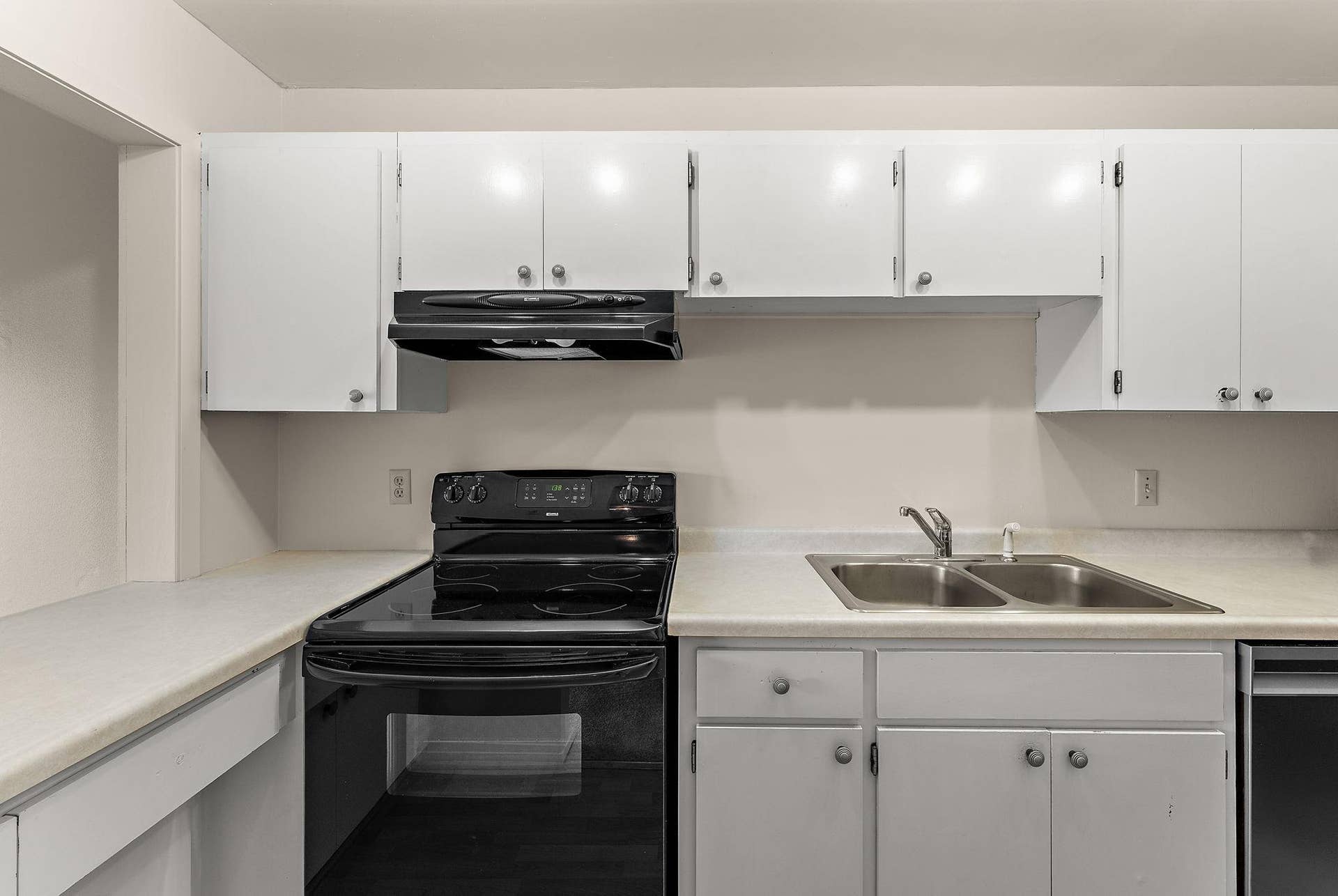 4100 Parklawn Avenue, #318, Edina, MN 55435 Kitchen
