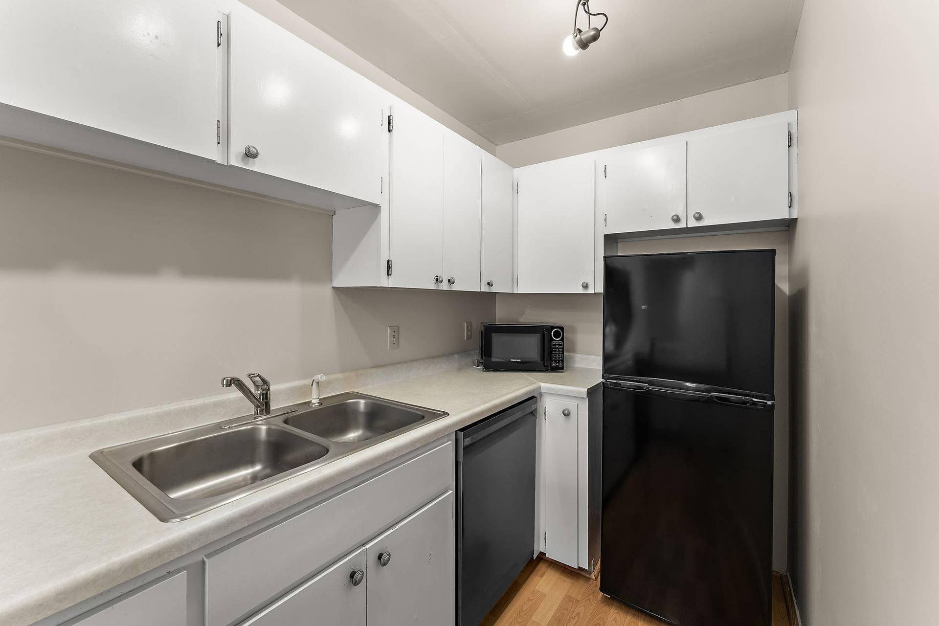 4100 Parklawn Avenue, #318, Edina, MN 55435 Kitchen