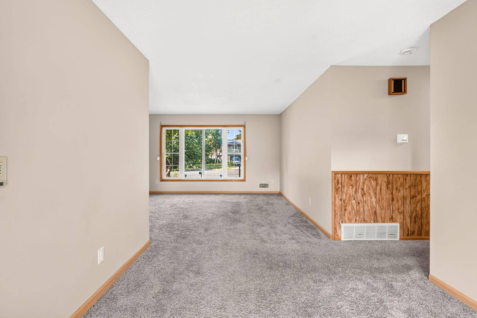 13629 Nagell Circle, Maple Grove, MN 55311 11-web-or-mls-DSC03986.jpg