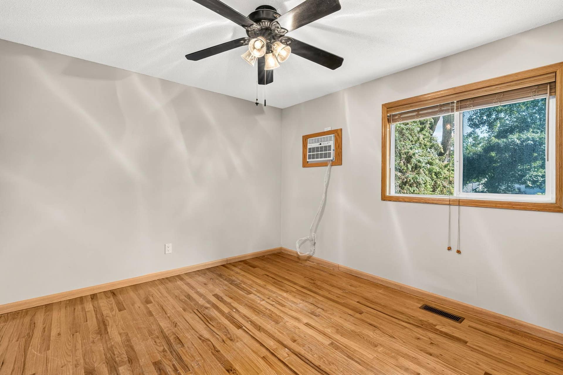 13629 Nagell Circle, Maple Grove, MN 55311 18-web-or-mls-DSC04007.jpg
